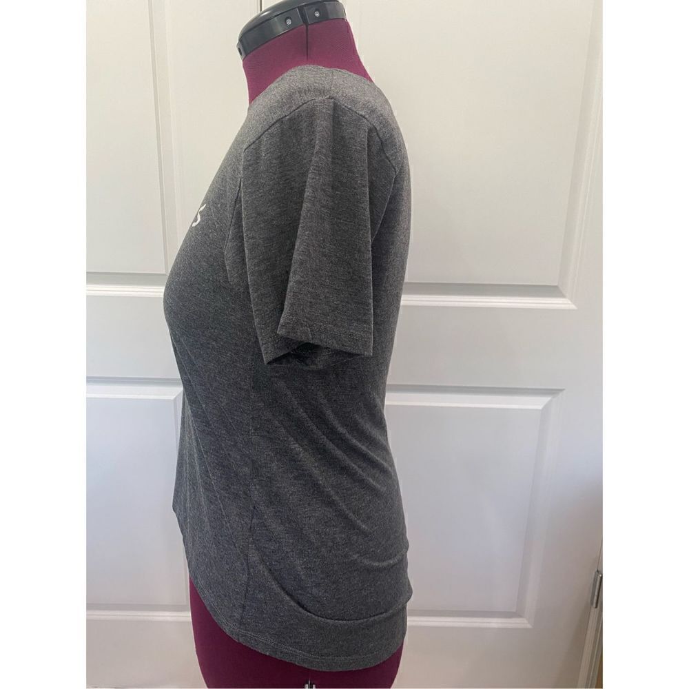 Friends Gray Tee Size Large - Picture 5 of 6
